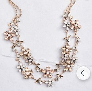 Beautiful Modcloth Flower Gems Necklace